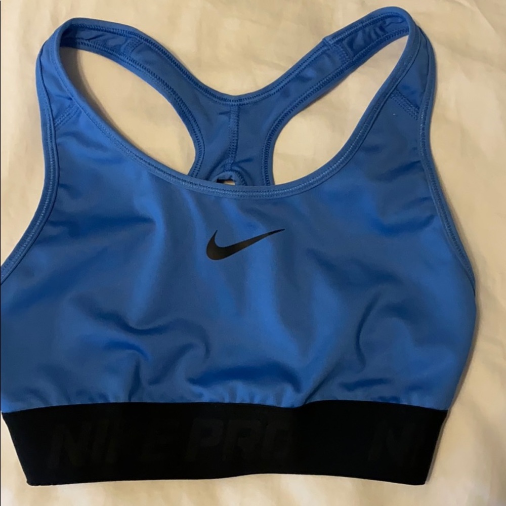 Nike pro sports bra